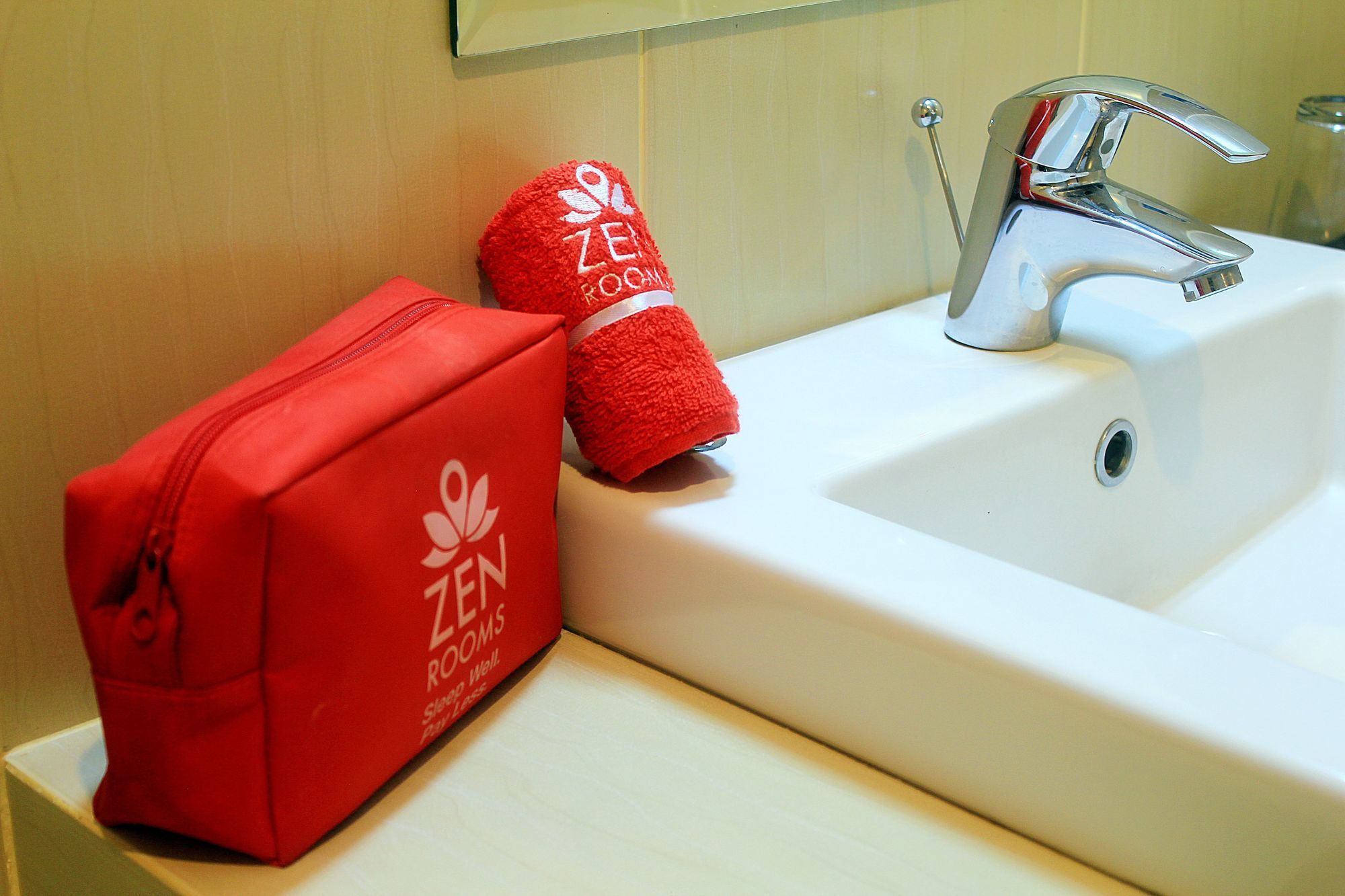 Zen Rooms Bukit Tunggul 반둥 외부 사진